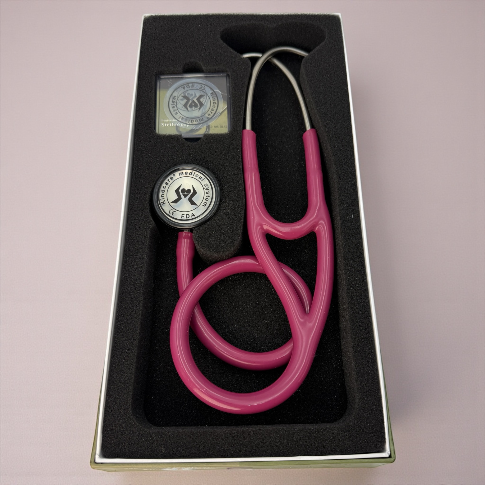 FONENDOSCOPIO DOBLE CAMPANA KINDCARE BURDEO