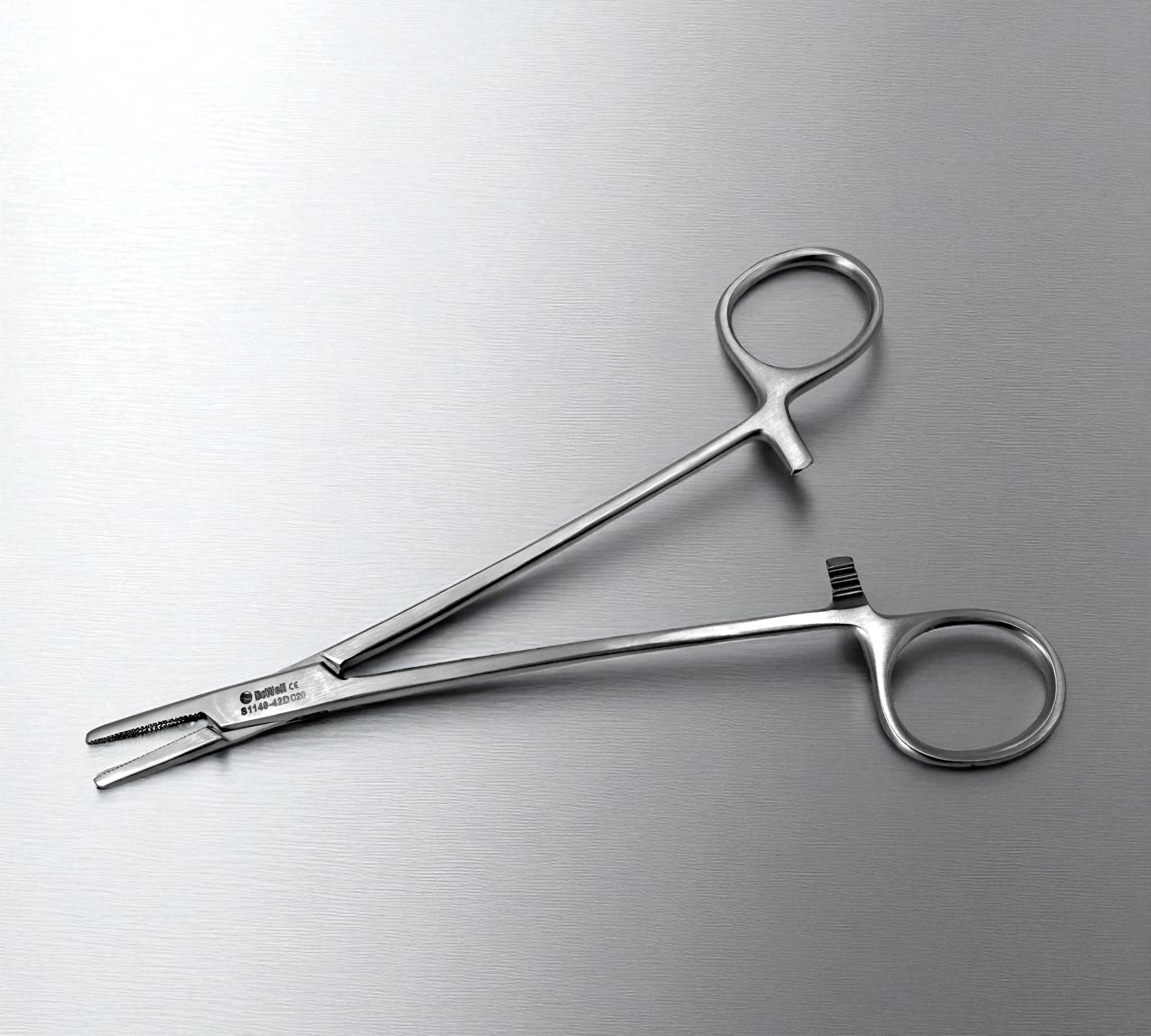 PORTA AGUJAS MAYO HEGAR 15 CM, DOWELL